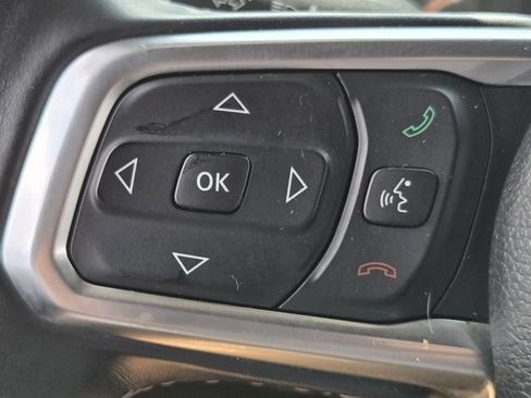 Used 2018 Jeep Wrangler Unlimited Sahara AWD/4WD image 29