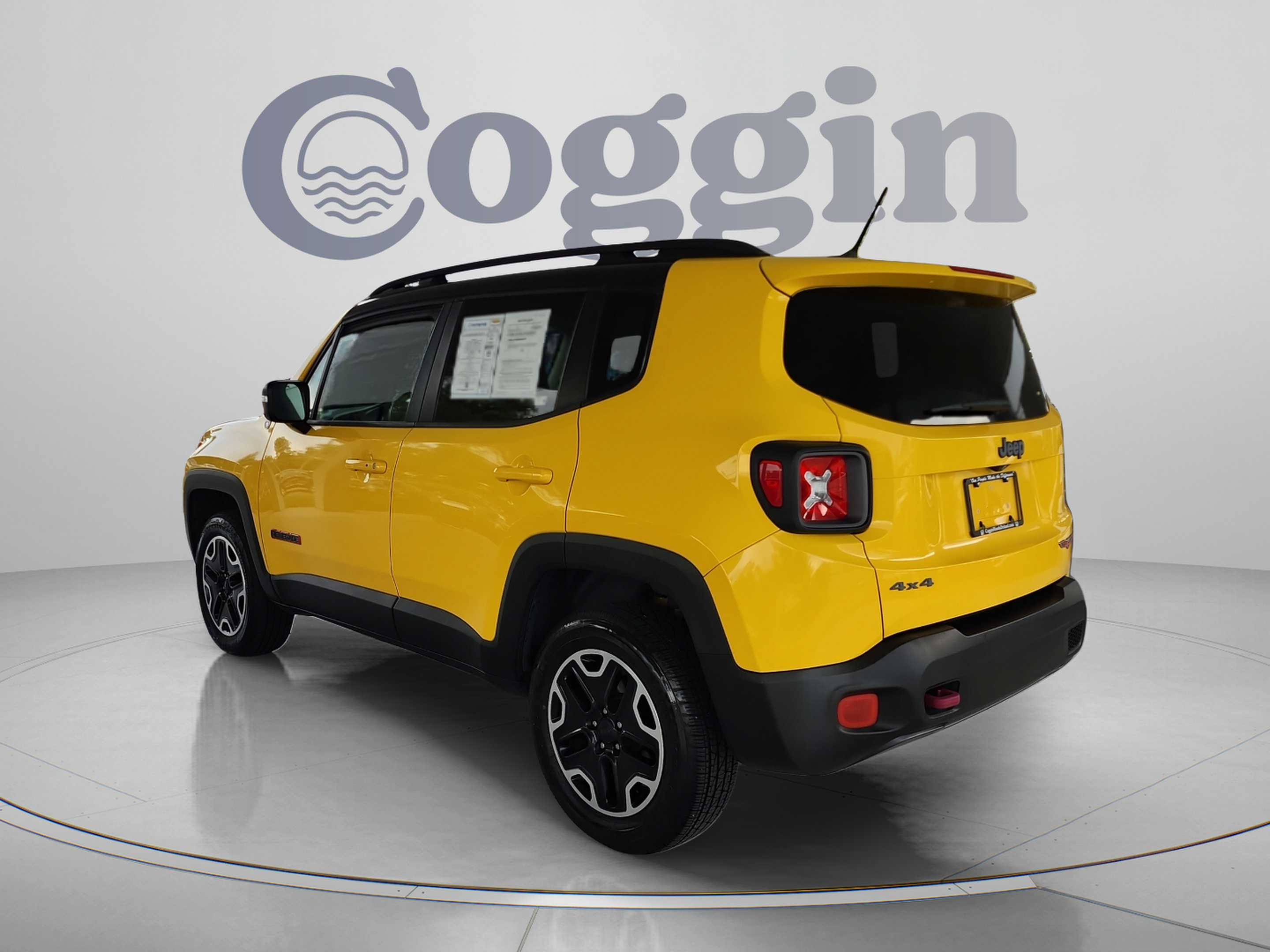 Used 2017 Jeep Renegade Trailhawk AWD/4WD image 3