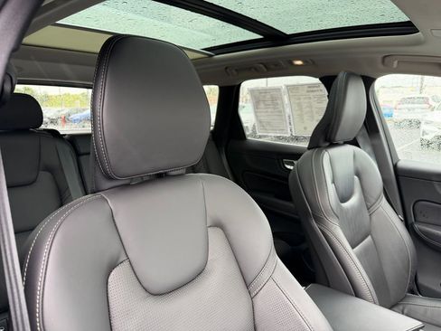 Certified 2023 Volvo XC60 B5 Ultimate w/ Climate Package AWD/4WD image 16