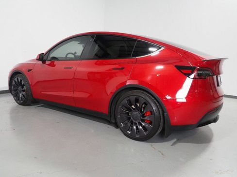 Used 2023 Tesla Model Y Performance image 9