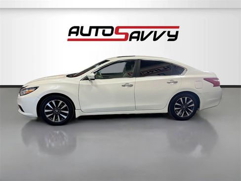 Used 2016 Nissan Altima 2.5 SL w/ 2.5 Technology Package image 4
