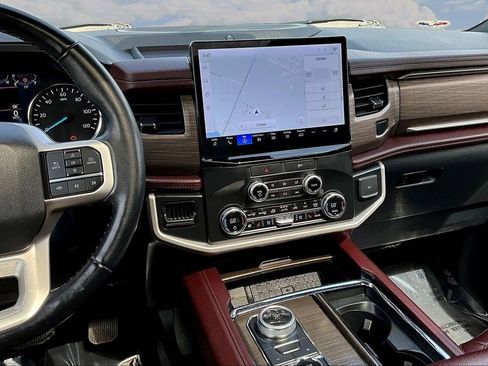 Used 2022 Ford Expedition Limited AWD/4WD image 11