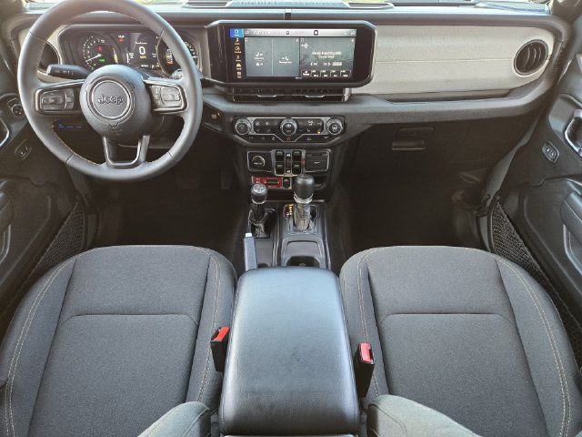 Used 2024 Jeep Wrangler Unlimited AWD/4WD image 28