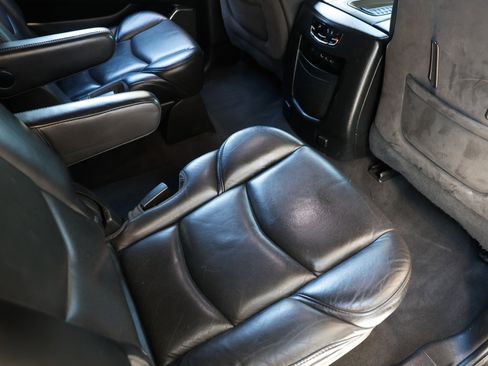 Used 2017 Cadillac Escalade ESV Platinum image 15