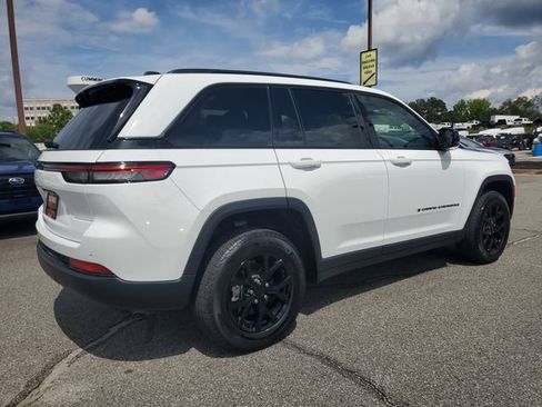 Certified 2025 Jeep Grand Cherokee Altitude RWD image 8
