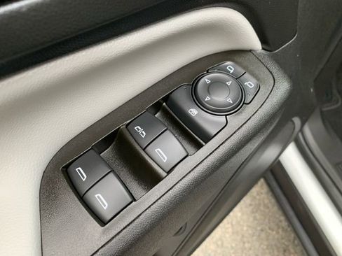 Used 2023 Chevrolet Equinox LT w/ Driver Convenience Package image 16