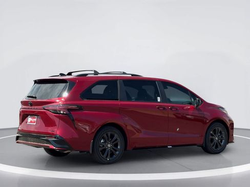 New 2026 Toyota Sienna XSE FWD image 6
