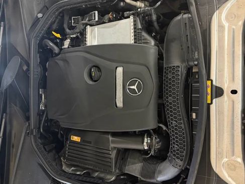 Used 2018 Mercedes-Benz C 300 4MATIC Sedan image 19