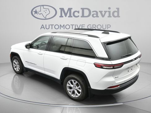 Used 2022 Jeep Grand Cherokee Limited w/ Trailer Tow Prep Group (B) AWD/4WD image 40