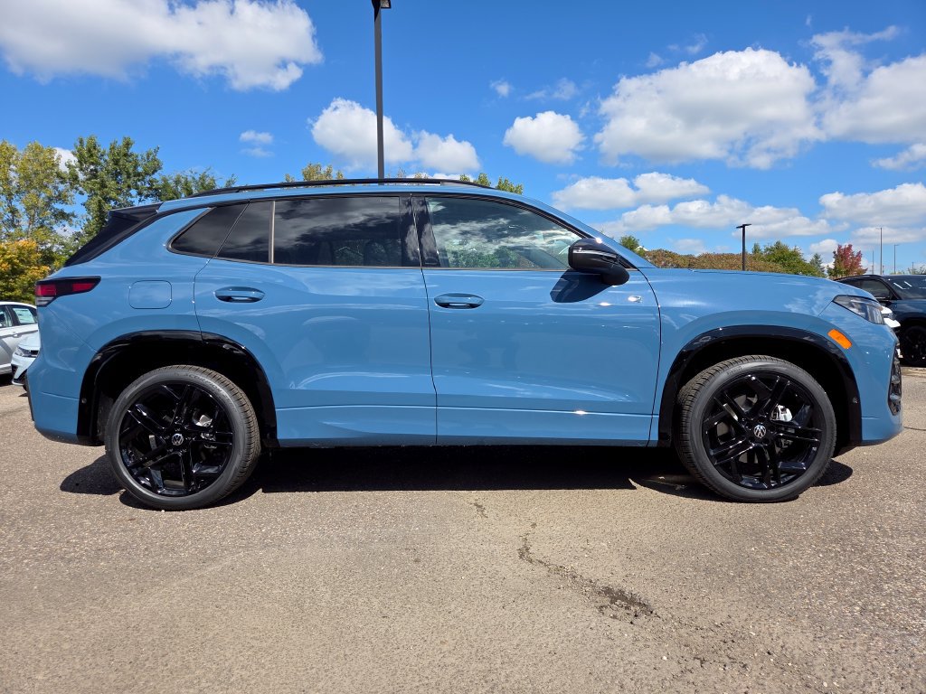 New 2026 Volkswagen Tiguan SE R-Line AWD/4WD image 11