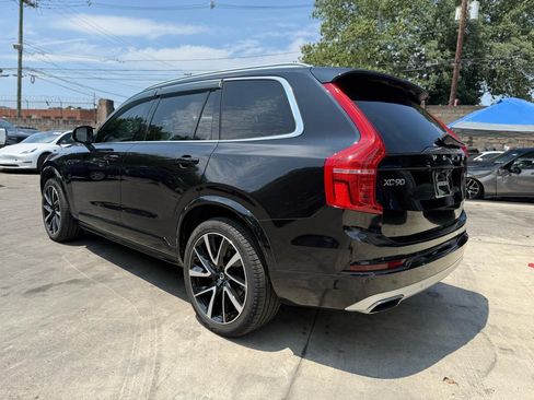 Used 2021 Volvo XC90 T6 Momentum AWD/4WD image 3