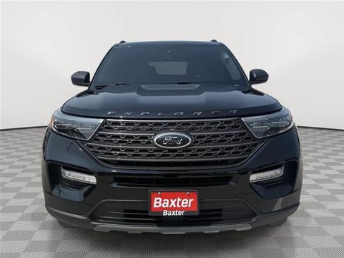 Certified 2021 Ford Explorer XLT w/ Equipment Group 202A AWD/4WD image 2