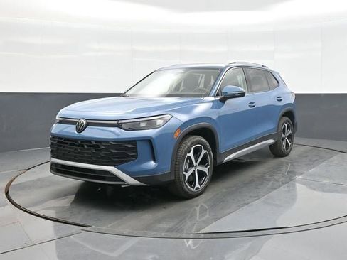 New 2026 Volkswagen Tiguan SE image 3