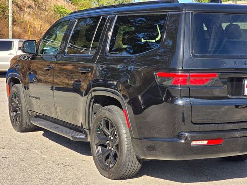 Used 2023 Jeep Wagoneer Series II image 51