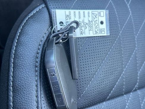 Used 2024 Kia Telluride EX X-Line image 31