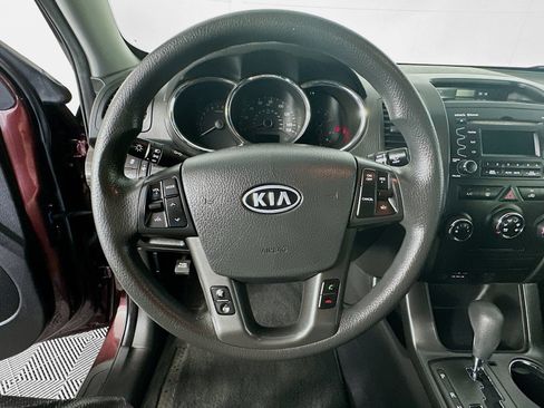 Used 2012 Kia Sorento FWD image 11