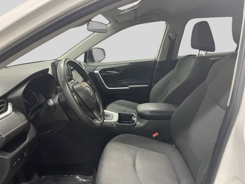 Used 2022 Toyota RAV4 XLE image 12