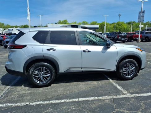 Used 2024 Nissan Rogue S AWD/4WD image 8