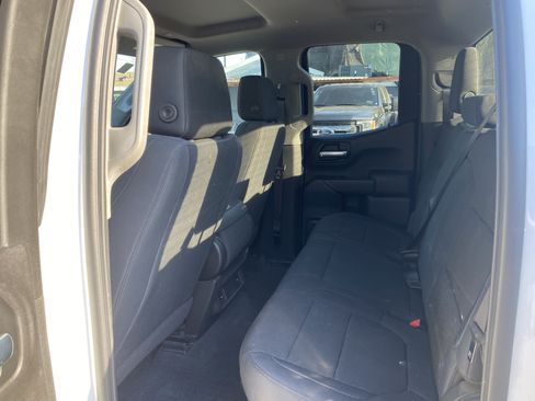 Used 2020 Chevrolet Silverado 1500 Custom w/ Custom Value Package RWD image 16