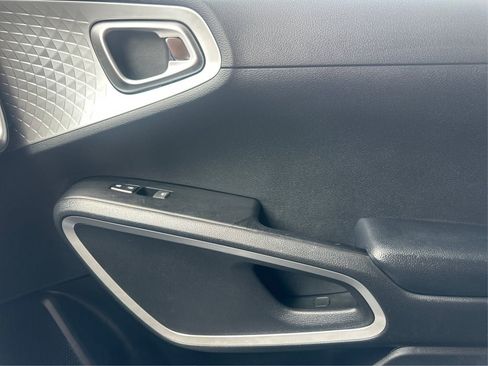 Used 2020 Kia Soul LX FWD image 30