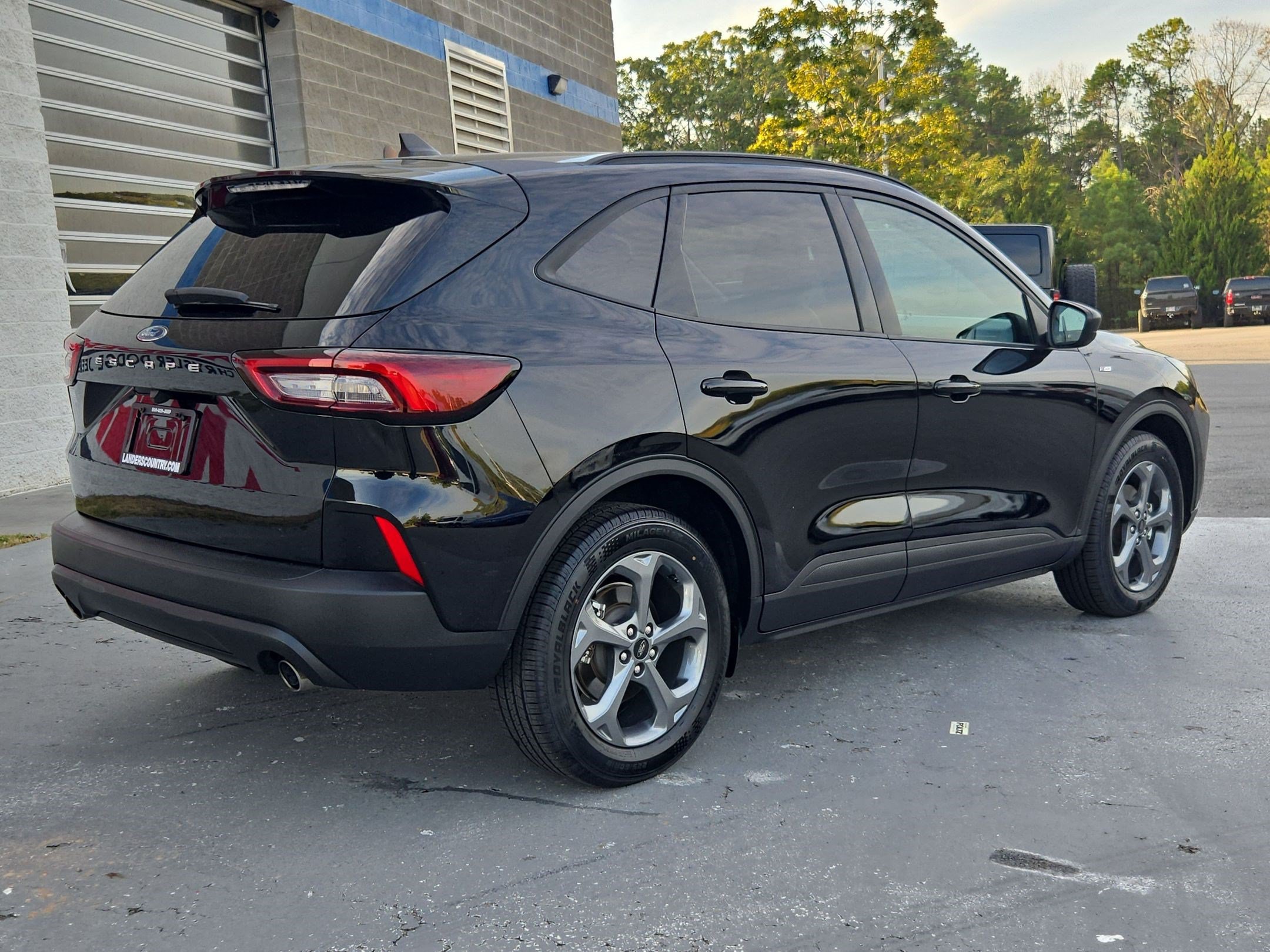 Used 2025 Ford Escape ST-Line FWD image 7