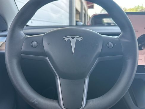 Used 2023 Tesla Model Y Long Range AWD/4WD image 24
