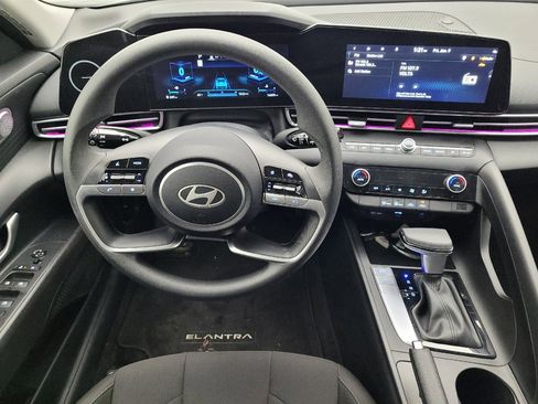 Used 2024 Hyundai Elantra SEL image 22