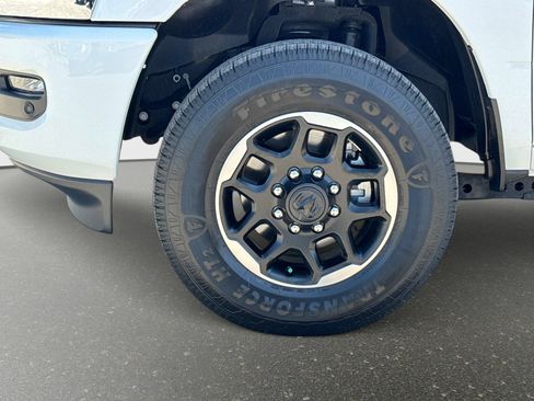 Certified 2025 RAM 2500 Laramie AWD/4WD image 11