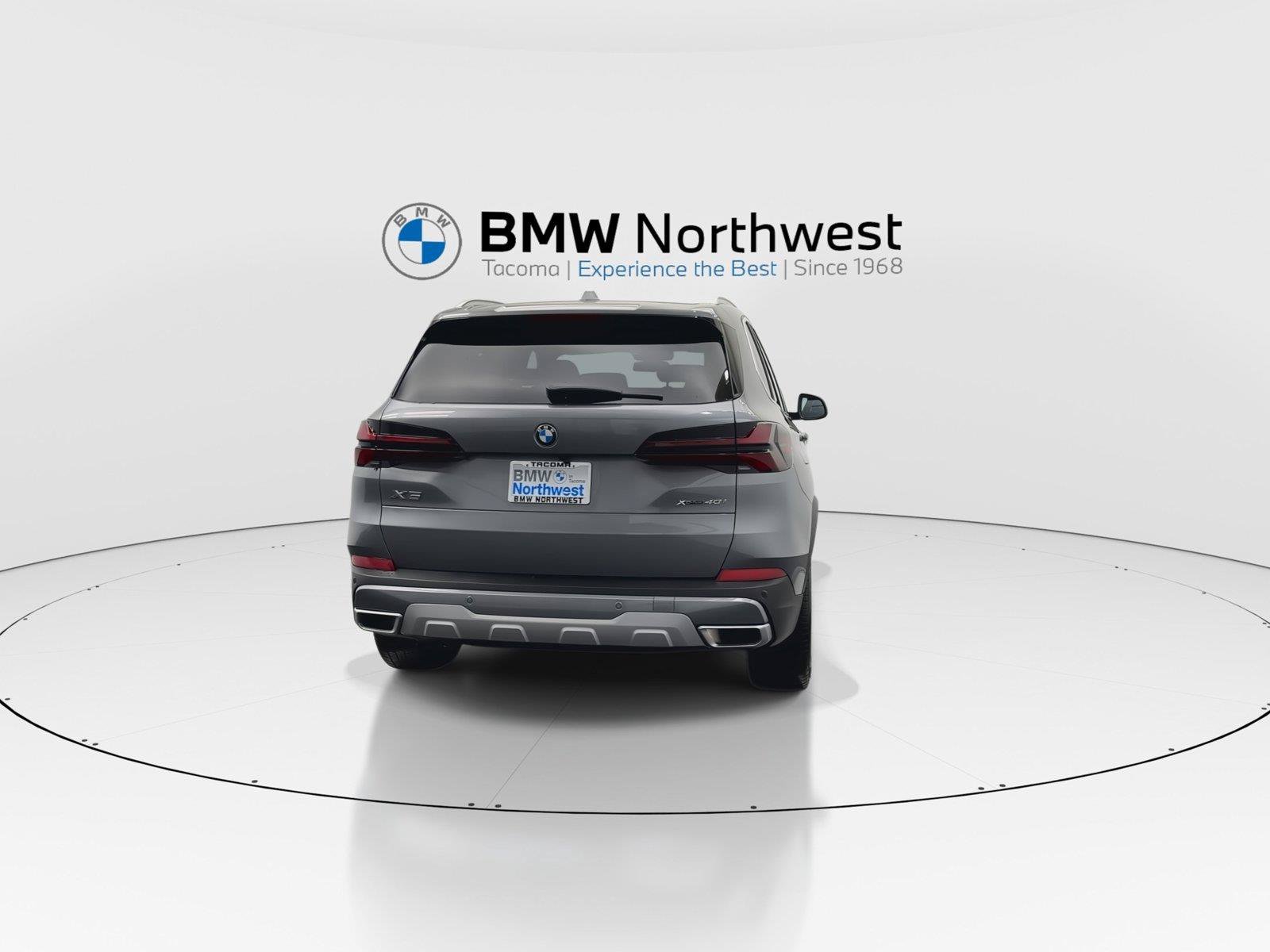 Used 2025 BMW X5 xDrive40i w/ Parking Assistance Package AWD/4WD image 2