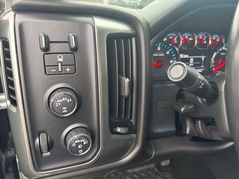 Used 2018 Chevrolet Silverado 1500 LT w/ All Star Edition image 13