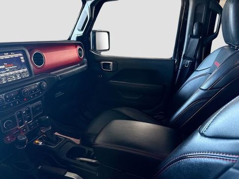 Used 2018 Jeep Wrangler Unlimited Rubicon w/ Dual Top Group image 24