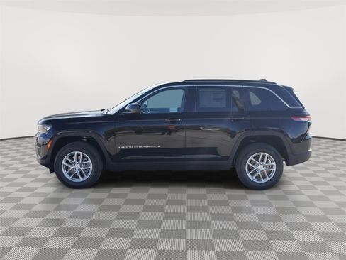 New 2026 Jeep Grand Cherokee Laredo X AWD/4WD image 9