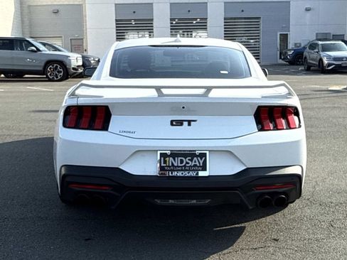Used 2025 Ford Mustang GT Premium w/ GT Performance Package RWD image 4