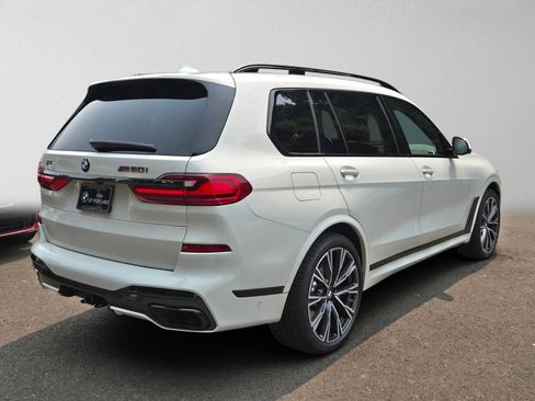 Used 2021 BMW X7 M50i AWD/4WD image 3