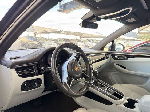 Used 2021 Porsche Macan S image 7
