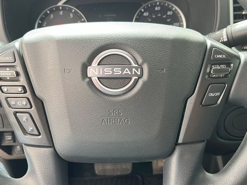 Used 2022 Nissan Frontier SV image 15