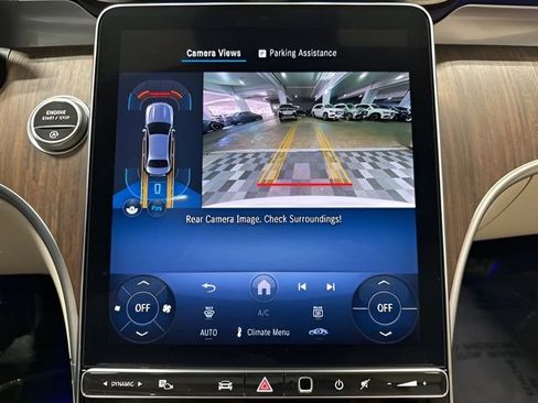 Used 2025 Mercedes-Benz C 300 4MATIC Sedan image 25