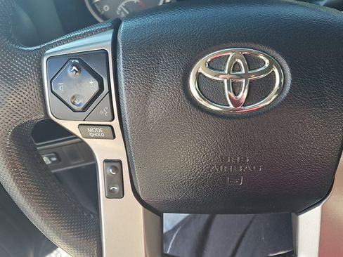 Used 2016 Toyota Tacoma SR5 w/ Towing Package image 11