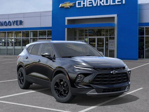 New 2026 Chevrolet Blazer LT w/ Midnight/Sport Edition AWD/4WD image 7