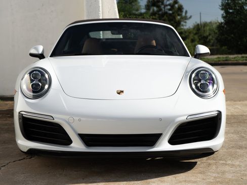 Used 2018 Porsche 911 Carrera 4S image 16