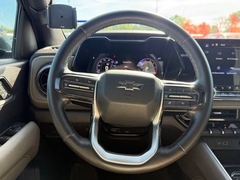 Used 2023 Chevrolet Colorado ZR2 w/ ZR2 Convenience Package III AWD/4WD image 13