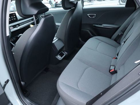 New 2025 Kia K4 LXS image 13
