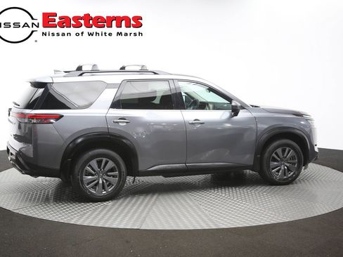 Used 2022 Nissan Pathfinder SV AWD/4WD image 40