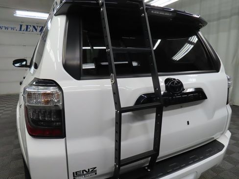 Used 2021 Toyota 4Runner Venture image 32