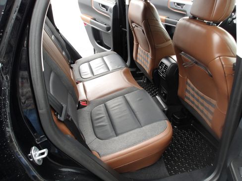 Used 2021 Ford Bronco Sport Outer Banks w/ Outer Banks Package (96D) image 12