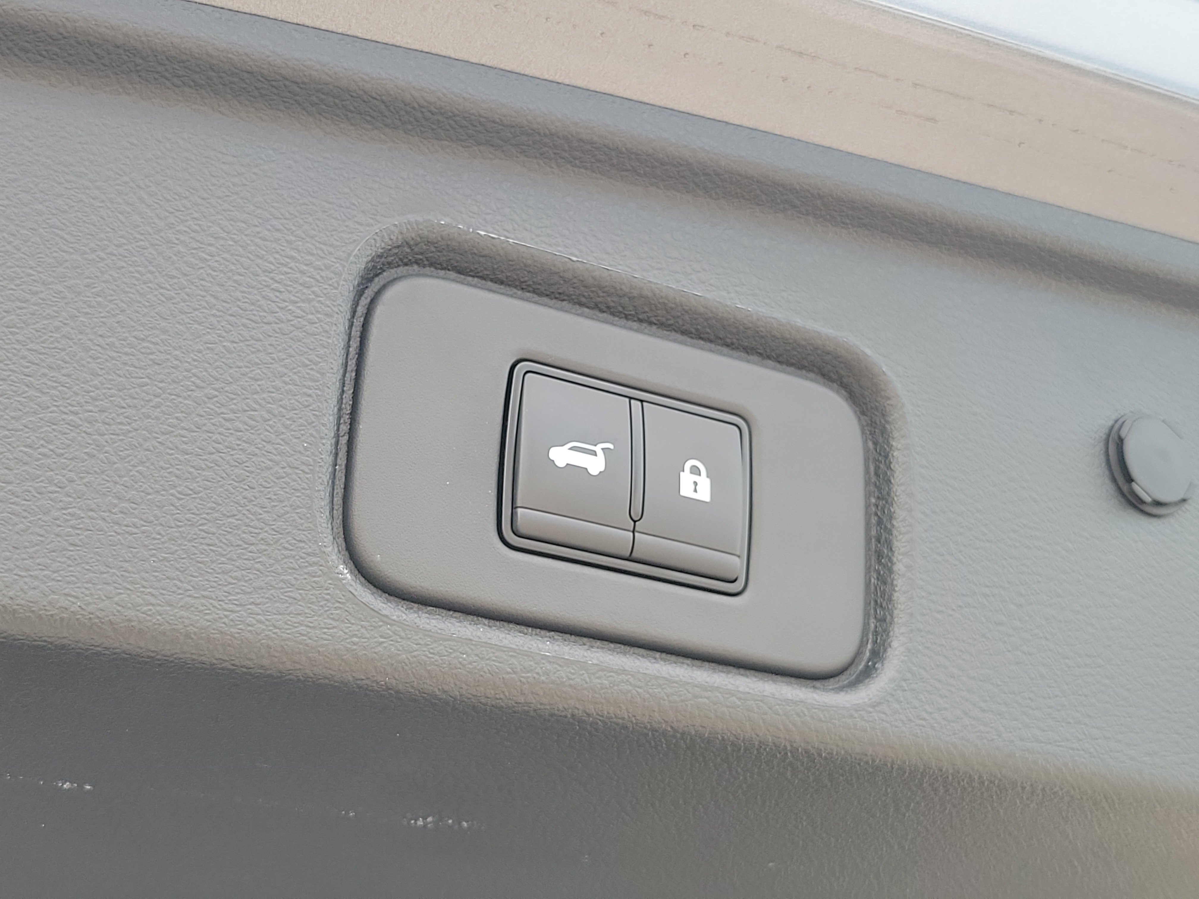 Used 2024 Nissan Pathfinder SL w/ Black Appearance Package FWD image 19