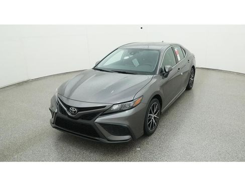 Used 2023 Toyota Camry SE image 17
