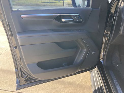 New 2025 Chevrolet Suburban RST w/ Advanced Technology Package image 13