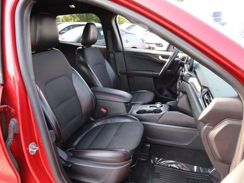 Used 2024 Ford Escape ST-Line w/ Cold Weather Package FWD image 27