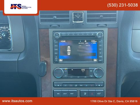 Used 2013 Lincoln Navigator 2WD w/ HD Trailer Tow Pkg image 16